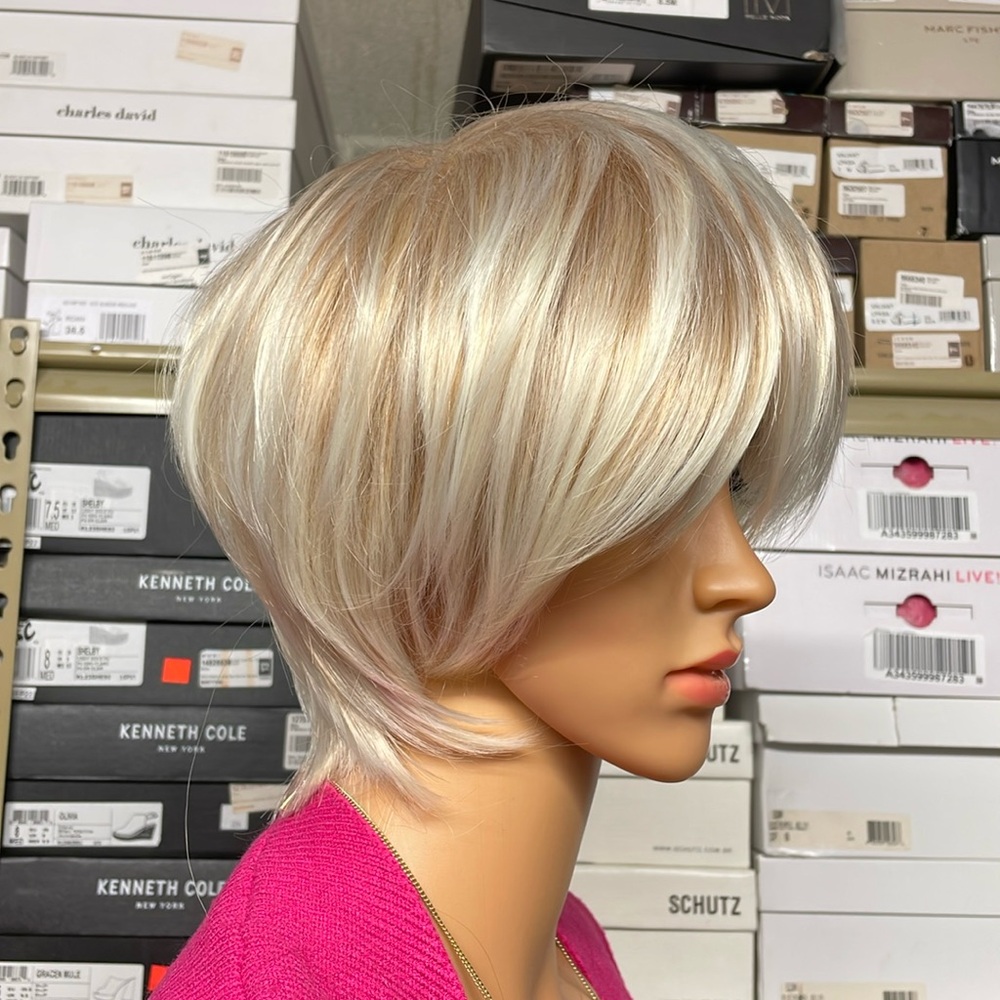 NWT 11” pale blonde icy blonde light honey dimension mix extra short unisex wig